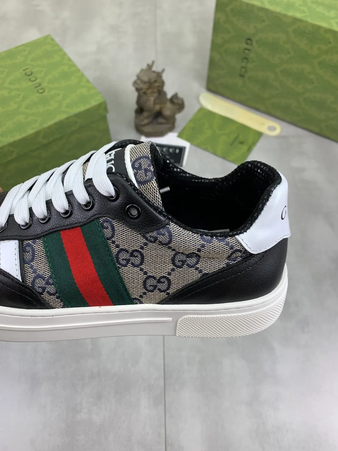 Men's men's shoes 💰P420💰【New style】(GUCCI) official website's latest 🎁🎁casual and fashionable men's shoes👟, hot style 💥 style is simple and elegant, exclusive for trendy men. Unique official website's latest brand double G element Elements 👑 Original Gucci decoration, fashionable and generous, original calfskin fabric ✅ Fully imported first-layer pigskin lining, official website designated wear-resistant, lightweight original rubber casual outsole, classic model taken in real life 🎬39-44 5️⃣ colors available